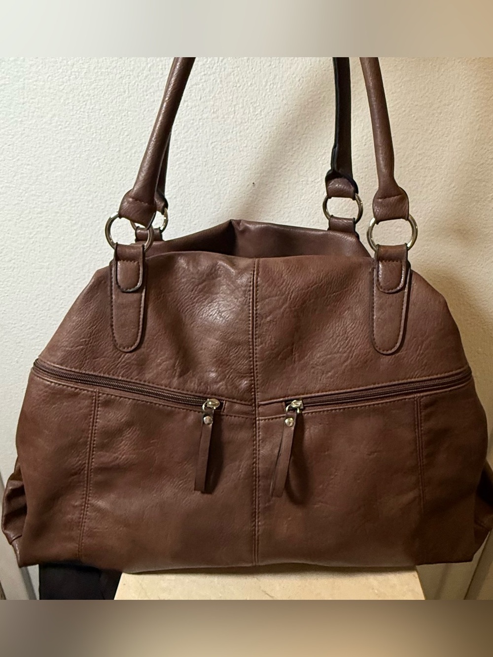 Large Brown Bueno bag. Weekender bag.